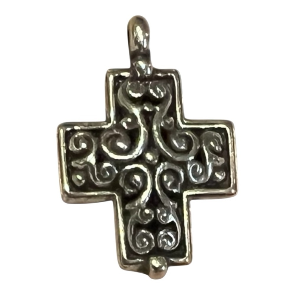 Beautiful Silver Cross Pendant